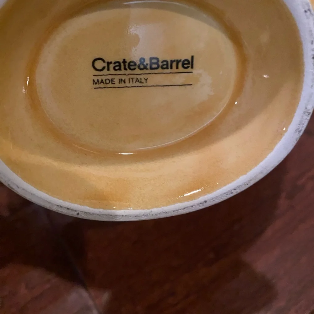 BEAUTIFUL CRATE & BARREL GRAVY BOAT/SERVER; MADE IN ITALY